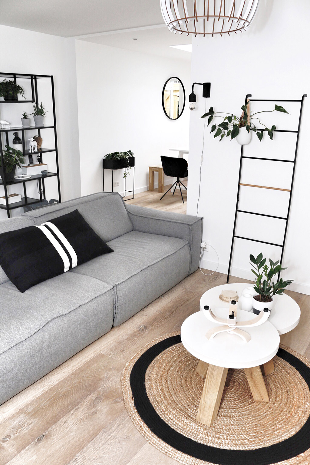 Zwart wit interieur | Scandinavisch en stoer wonen | Binnenkijken | Stek Magazine