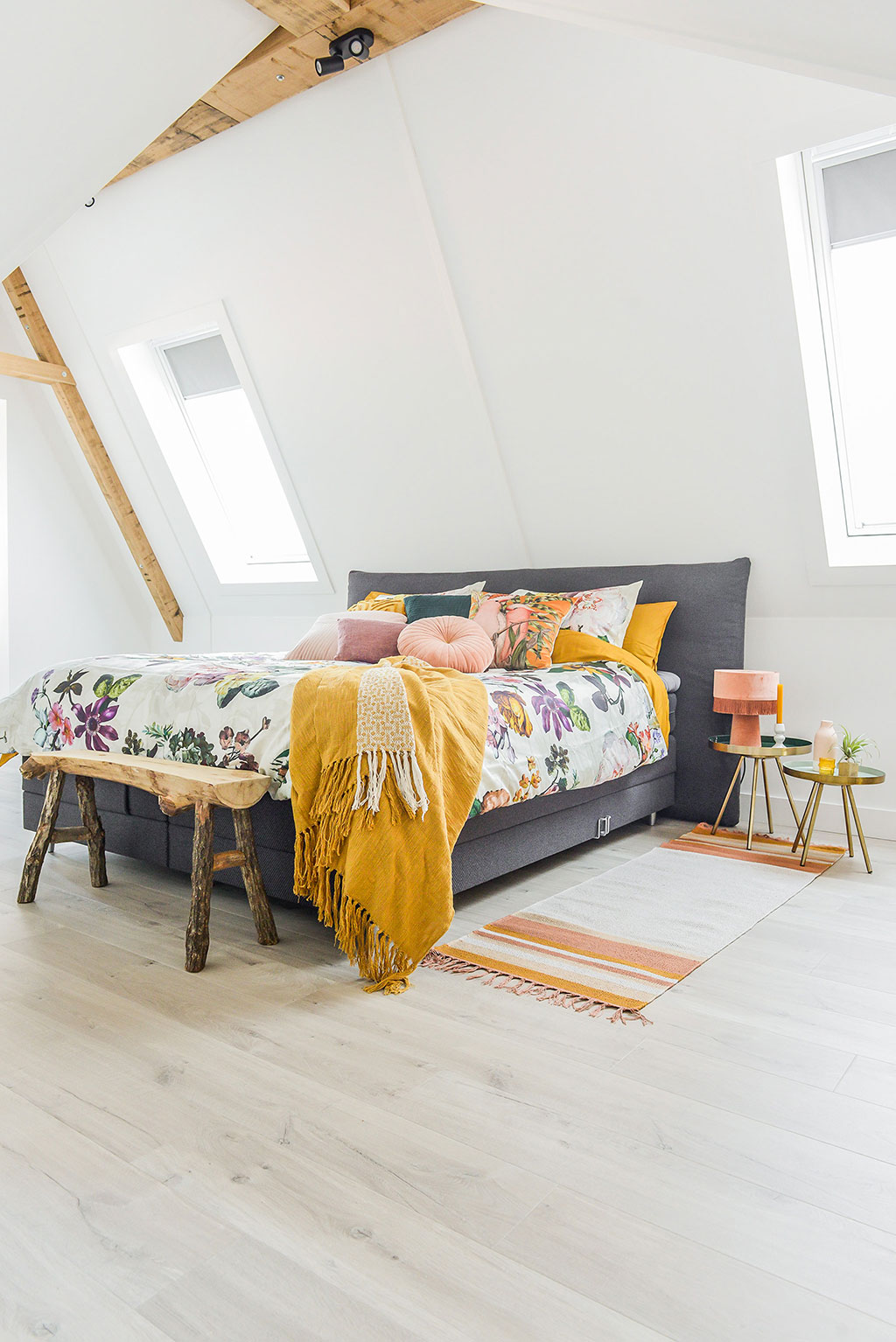 Kleurrijke slaapkamer | Hotellook thuis | Stek Magazine