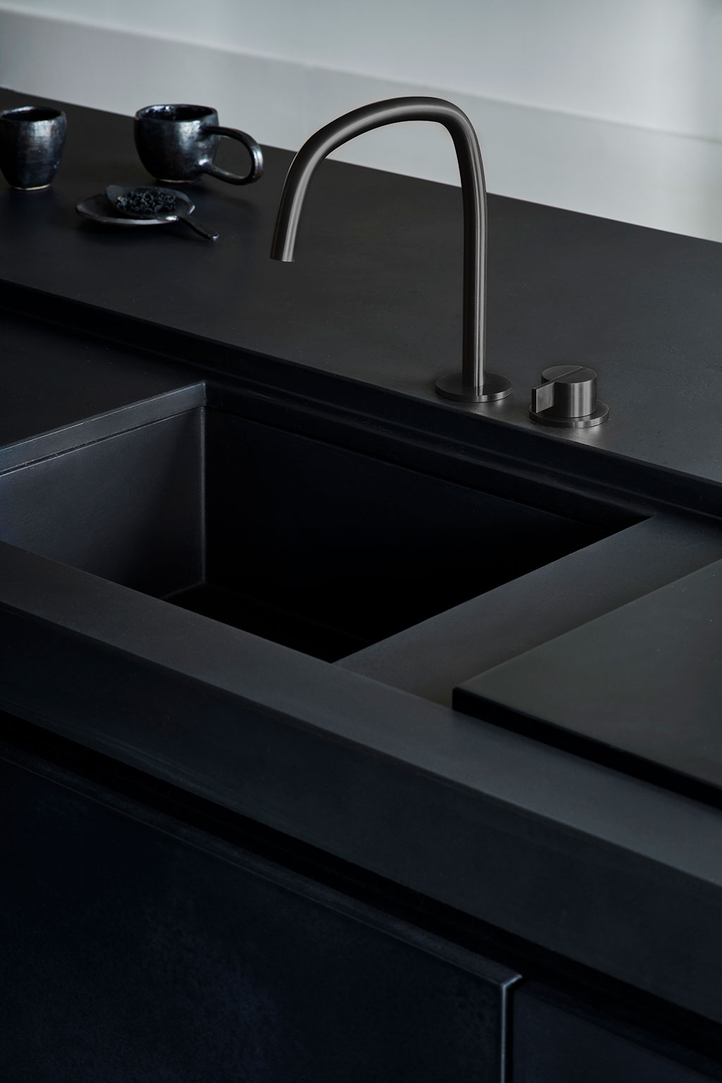 Black kitchen design | Stek Magazine