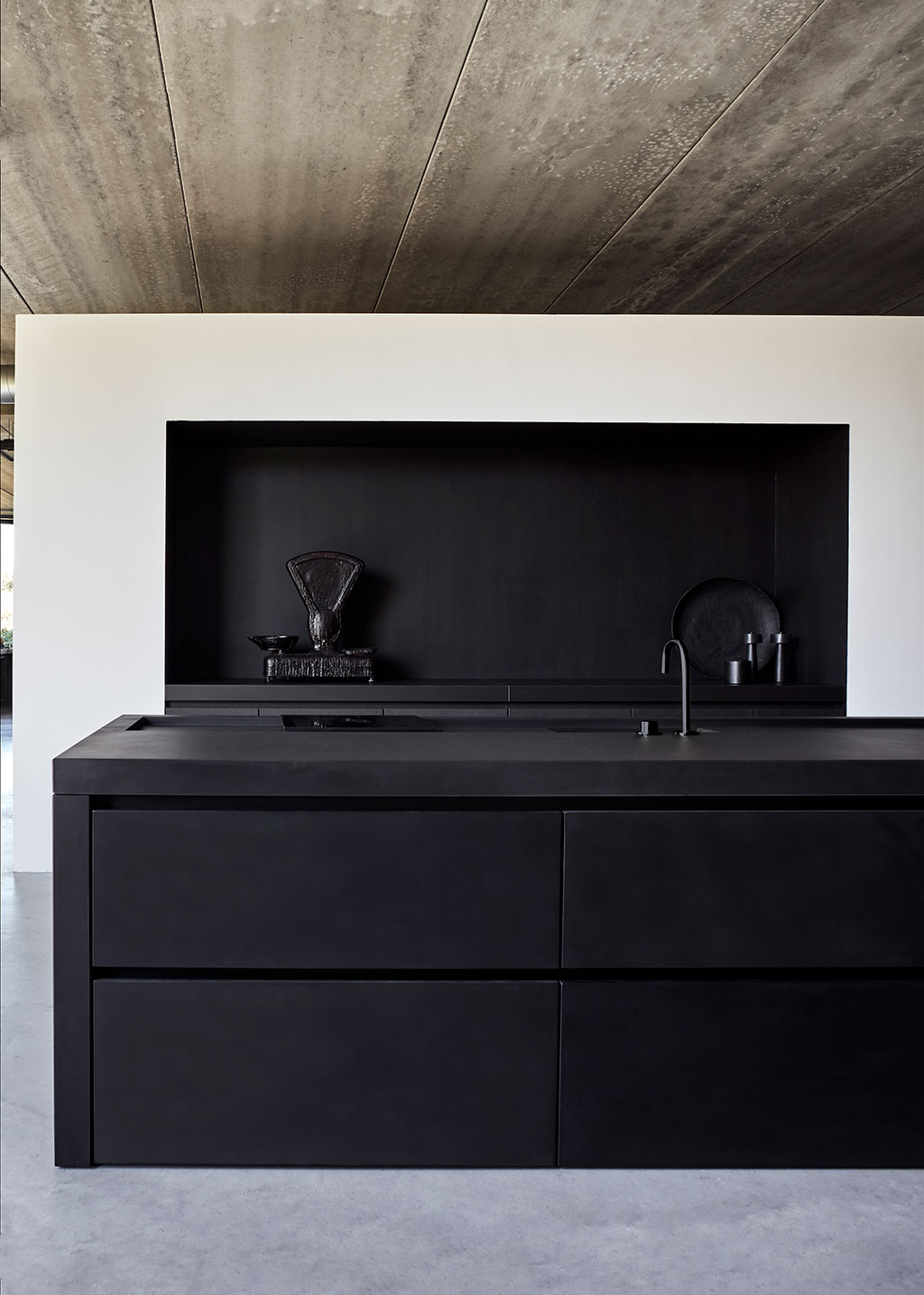 Black kitchen design | Stek Magazine