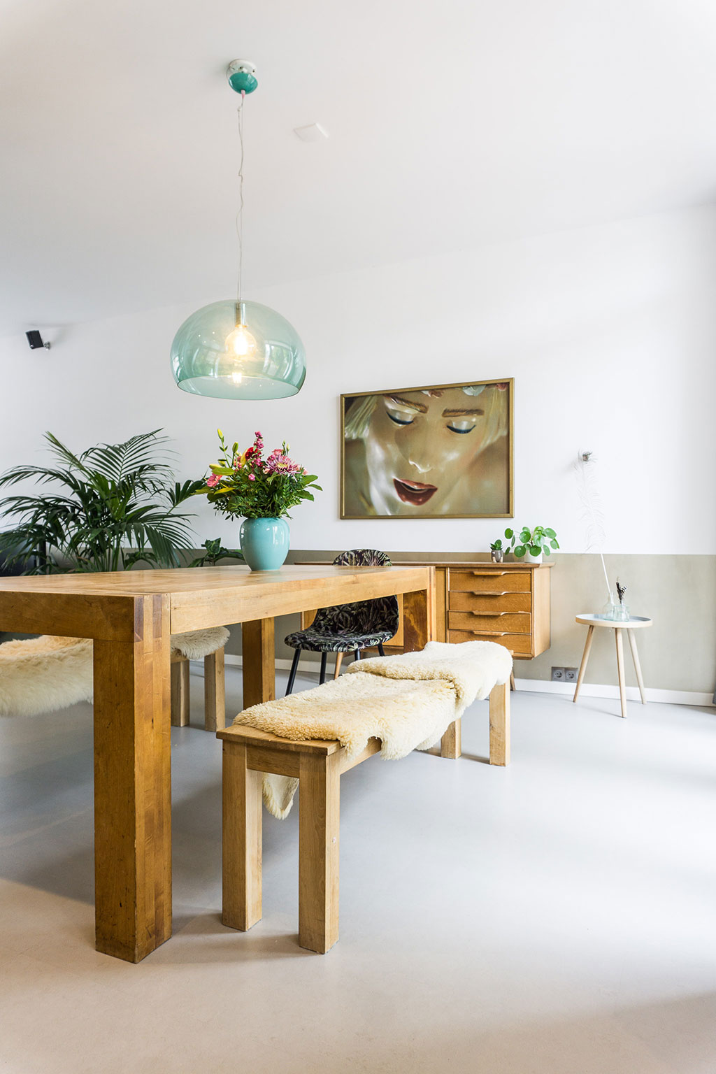 Modern wonen | Zwarte keuken | Stek Magazine | Vloer marmoleum click