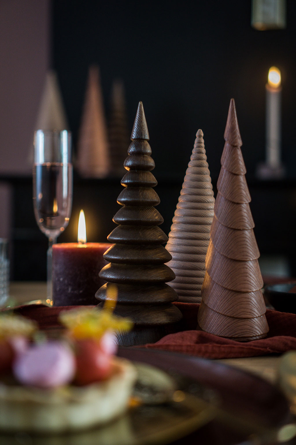 Houten kerstboompjes voor op tafel | Stek Magazine