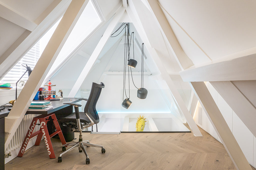 Verbouwd kantoorpand: Van koud en kil naar modern en warm | Stek Magazine binnenkijken