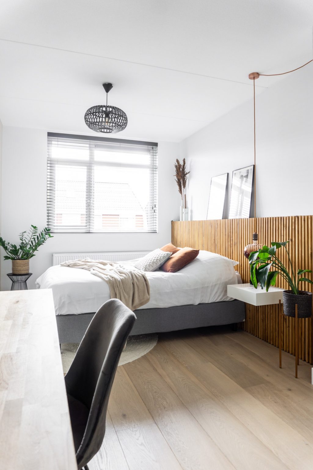 minimalistische slaapkamer Auping bed