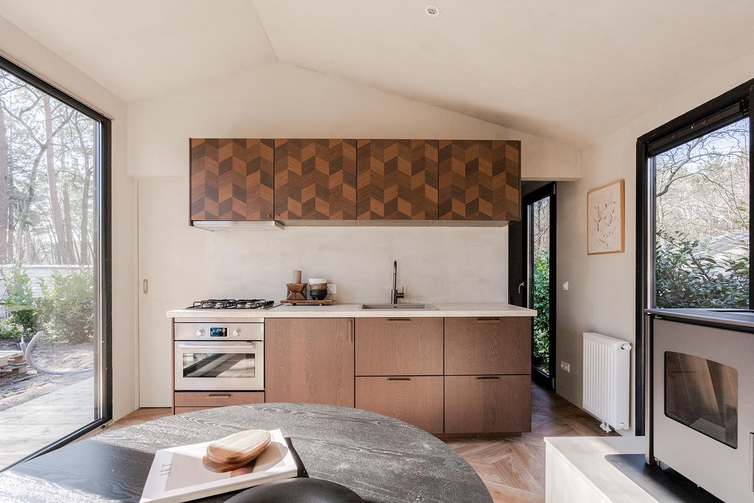 Keuken in klein huisje plaatsen | Stek Magazine